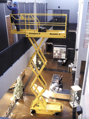 Scissor lift 7.9m battery